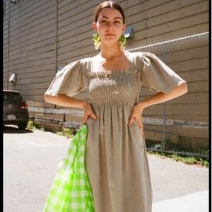 Lisa Says Gah Toni dress tan